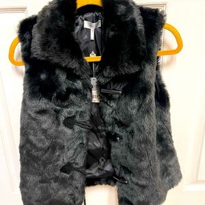 Metro 7 Women’s Faux fur vest size Medium